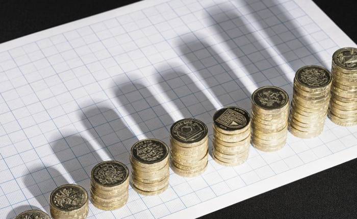 "October's First Week Sees Big Drop in Financial Management Scale, How Does the Industry View Redemption Pressure?"